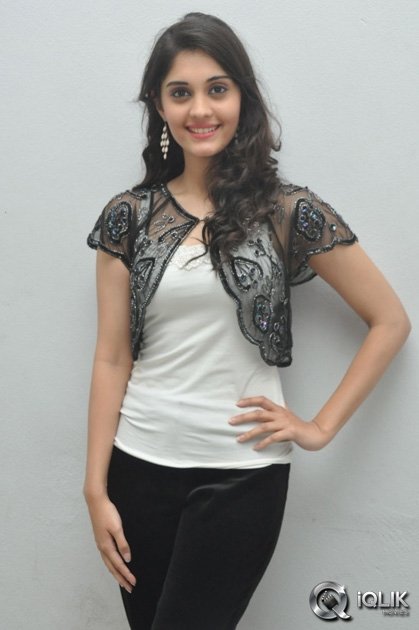 Surabhi-at-Beeruva-Movie-Date-Press-Meet